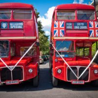 How much does it cost to hire a bus for wedding?